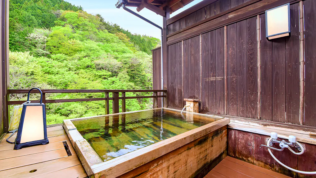 客室露天風呂で泉質自慢の掛け流し温泉を楽しめる宿6選