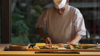 知っていると通ぶれる、予約困難な関西の美食宿4選