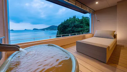 海の絶景を独り占めできる客室のお風呂がある離島の宿4選　