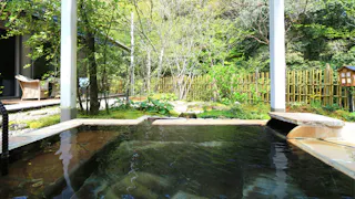 宮崎の森に佇む、また訪れたくなる全室露天風呂付客室の離れ宿