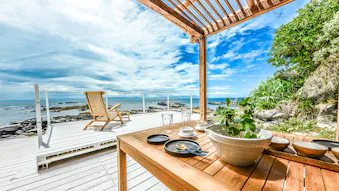 オーシャンビューの絶景を独り占めする一棟貸切の宿　東日本編