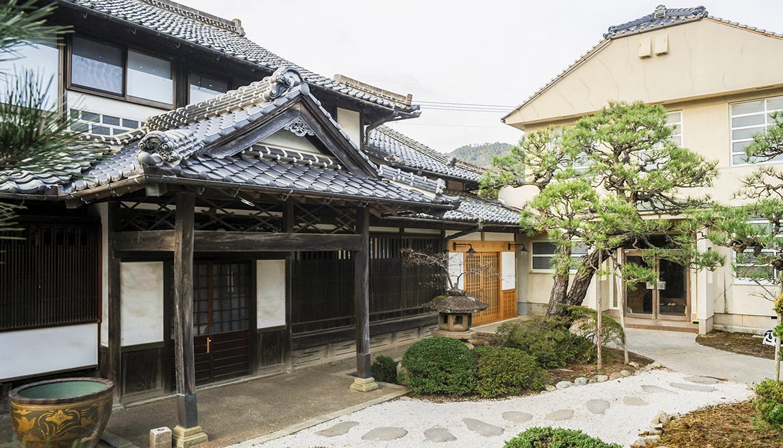 出雲大社　出雲大社の景観　島根県　賓物館　松の馬塲　松の馬傷　八足門　銅鳥居 出雲大社 出雲大社の景観 島根県 賓物館 松の馬塲 松の馬傷 八足