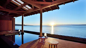 東京から2時間、オーシャンフロントの絶景が楽しめる宿5選