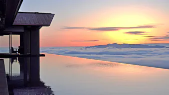 一度は泊まりたい！テーマ別、絶景自慢の宿5選