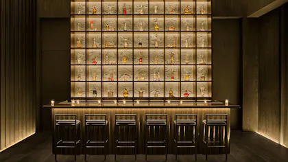 東京エディション虎ノ門に誕生した「Gold Bar at EDITION」で煌びやかな大人時間を堪能