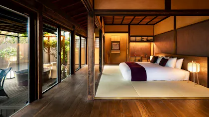 九州の小京都・飫肥に佇む、武家屋敷をリノベーションした全5室の温泉宿