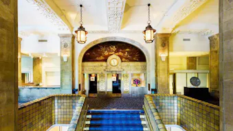 一度は泊まりたい、歴史を重ねた客室のあるクラシックホテル4選