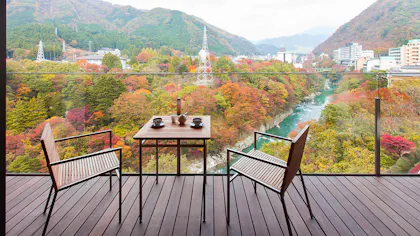 美しい紅葉をお部屋のバルコニー・テラスで楽しめる宿6選