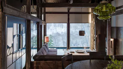 2022年5月ニセコに開業、築150年の古民家でアートに触れる全5室の宿