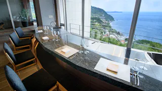 お部屋でオーシャンビューの絶景と食事を楽しめる宿5選