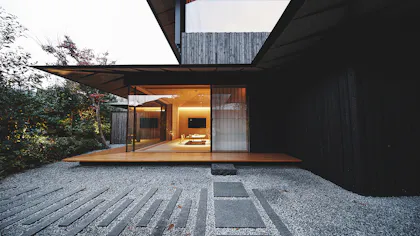 1日2組限定、湯布院で隈研吾氏の建築と現代アートに触れる一棟貸切の温泉宿