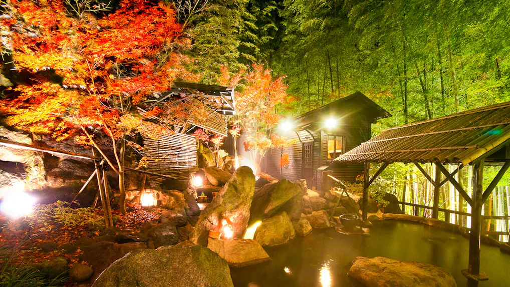 露天風呂から紅葉を楽しめる泉質自慢の宿　西日本編