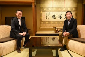 【対談】作家・柏井壽氏×「あらや滔々庵」18代目・永井隆幸氏が語る、日本旅館ならではの魅力