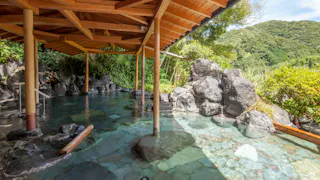 豊富な湯処が自慢！中伊豆の渓流沿いに佇む、全室リバービューの温泉宿