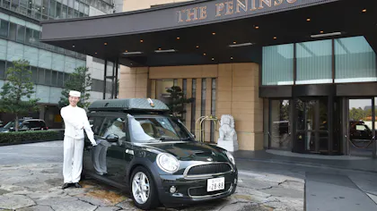 【体験記】「ザ・ペニンシュラ東京」の運転手付き「MINIクーパーSクラブマン」で満喫する東京ドライブ！