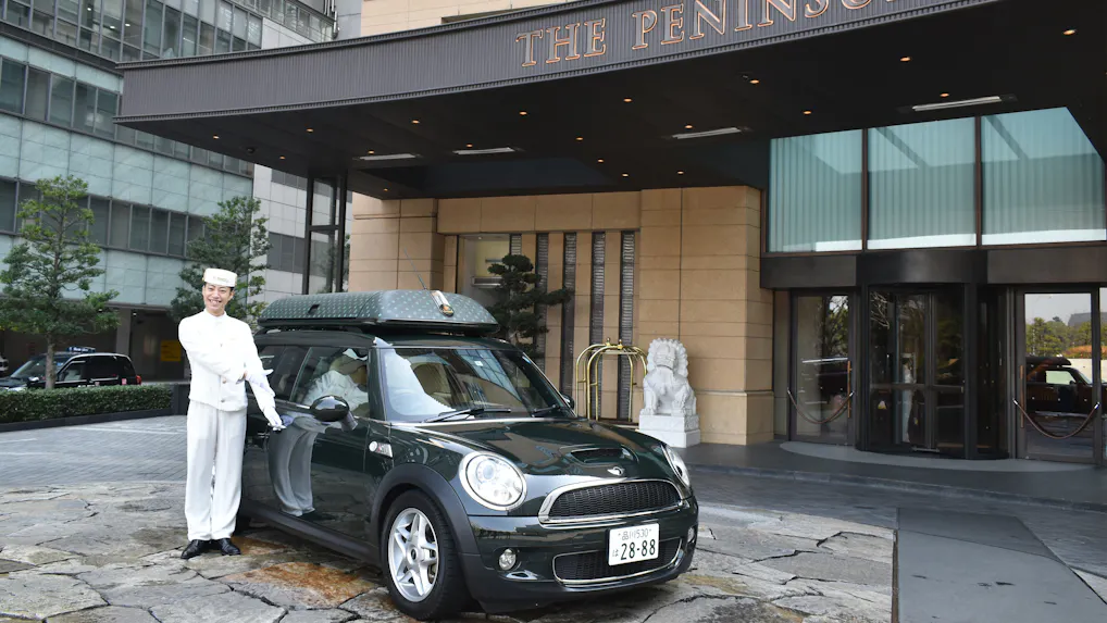 【体験記】「ザ・ペニンシュラ東京」の運転手付き「MINIクーパーSクラブマン」で満喫する東京ドライブ！
