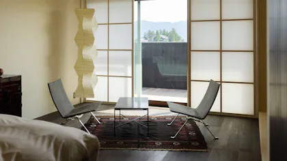 落ち着いた雰囲気で癒される、2022年にオープンした大人の宿