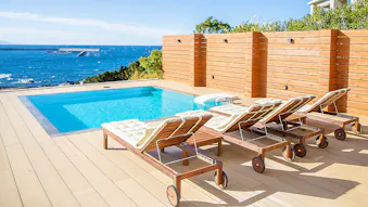 東京から約2時間、オーシャンビューのプライベートプールがある宿5選