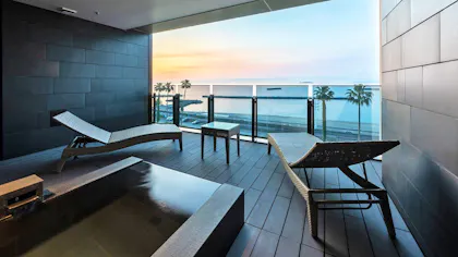 東京から約2時間、2022年に開業した露天・半露天風呂付客室のある宿4選