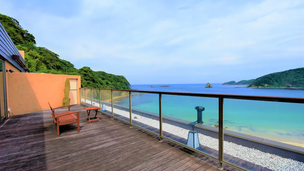 【取材】全8室、伊豆・下田の青い海を見渡す大人の隠れ家で、客室露天風呂と美食を堪能