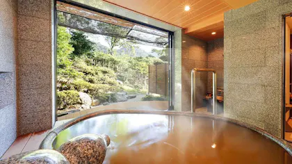 有馬温泉の名湯・金泉を満喫！3つの大浴場で湯めぐりが叶う創業約700年の老舗旅館