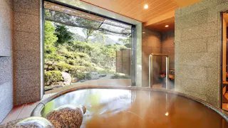 有馬温泉の名湯・金泉を満喫！3つの大浴場で湯めぐりが叶う創業約700年の老舗旅館