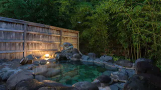 伊豆・熱川の温泉宿で、湯守りが受け継ぐ自家源泉の美肌の湯を全室で堪能！