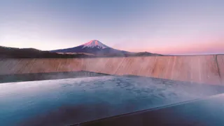 富士山の眺望と美肌の湯を堪能！富士五湖の近くに佇む温泉旅館