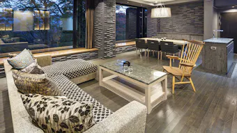 【動画】箱根に立つ森の別邸「KANAYA RESORT HAKONE」で満喫する、美しい自然と温泉に憩う優雅なホテルステイ