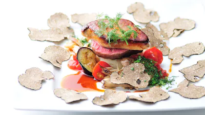 東京から約2時間、温泉と美食を堪能する10室以下のオーベルジュ4選