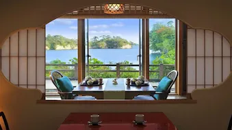 お昼の12時までゆっくり過ごせる、オーシャンビューの絶景を望む宿5選