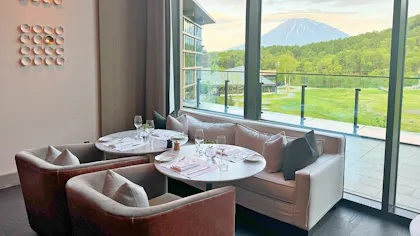 【取材】ニセコに佇む「パーク ハイアット ニセコ HANAZONO」のダイニングで堪能する、多彩な美食体験