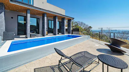 淡路島にあるオーシャンビューのプライベートプール付一棟貸し4選