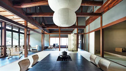 2023年リニューアル、城崎温泉に佇む登録有形文化財の温泉宿で日本の美に触れる滞在を満喫