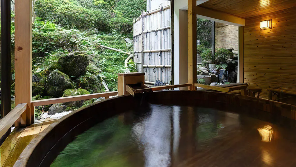 長野・別所温泉にある大人の老舗旅館で、美肌の湯と信州の幸を堪能