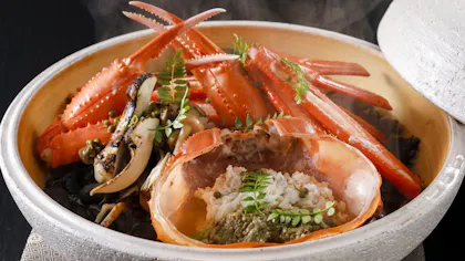 夫婦旅で訪れたい、自慢のカニ料理と温泉を楽しめる高級旅館
