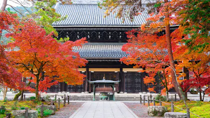 秋旅で行きたい！紅葉の名所に近い温泉宿6選