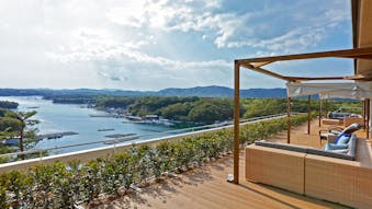 【動画】三重「志摩観光ホテル ザ クラシック」で、伊勢志摩の素材が織りなす絶品の鉄板焼きを味わう