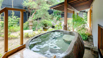 露天・半露天風呂付離れ客室で、源泉掛け流しの湯浴みが叶う東北の温泉宿5選