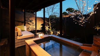 10室以下でしっぽり旅におすすめ、温泉露天風呂付の古民家宿5選