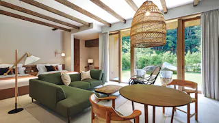 三重・多気町の複合施設「VISON（ヴィソン）」に誕生！「ザ・コンランショップ」が手掛けた全6室のマナーハウス