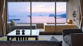 長崎・壱岐に佇む、全室源泉掛け流しの露天風呂付リゾートホテルで絶景と美食を堪能