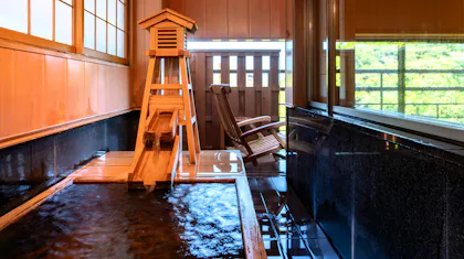 【取材】全13室、伊豆熱川の隠れ宿で湯守りが保つ源泉掛け流しの“美肌の湯”に癒される