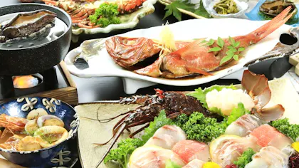 温泉露天風呂付客室で部屋食を楽しめる、口コミ高評価な美食宿　伊豆編