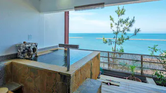 【海が見える温泉宿】オーシャンビューの客室露天風呂で絶景を満喫できる宿18選　西日本編