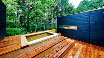 お昼の12時までゆっくり過ごせる、温泉露天風呂付客室がある高級旅館5選　西日本編