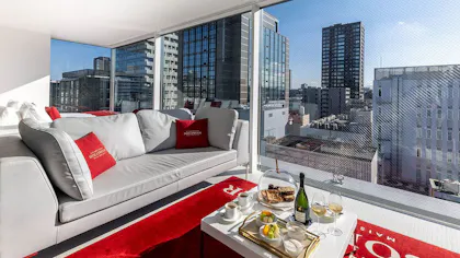 大阪・心斎橋「Cuvee J2 Hotel Osaka by 温故知新」でシャンパンを存分に満喫できる優雅な滞在