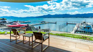 琵琶湖を望む全7室の「YANMAR SUNSET MARINA CLUBHOUSE&HOTEL」で、上質なオールインクルーシブステイを満喫