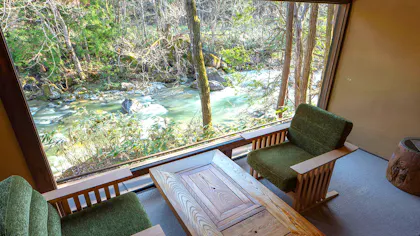 【全国版】お部屋から涼やかな川の流れを望む、渓流沿いの宿特集