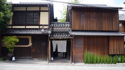 【滞在記】老舗料亭を改装した祇園のラグジュアリーホテルで、和の風情や美食に浸る上質なひととき